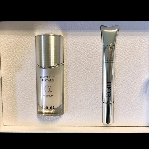 DIOR-“AROUND THE WORLD” VANITY CASE/HAND TOWELS/CAPTURE TOTALE HYALUSHOT & CREAM - Picture 9 of 16